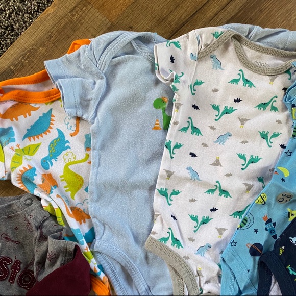 27 pieces 0-3 to 3-6m Baby Boy Bundle - Picture 13 of 16